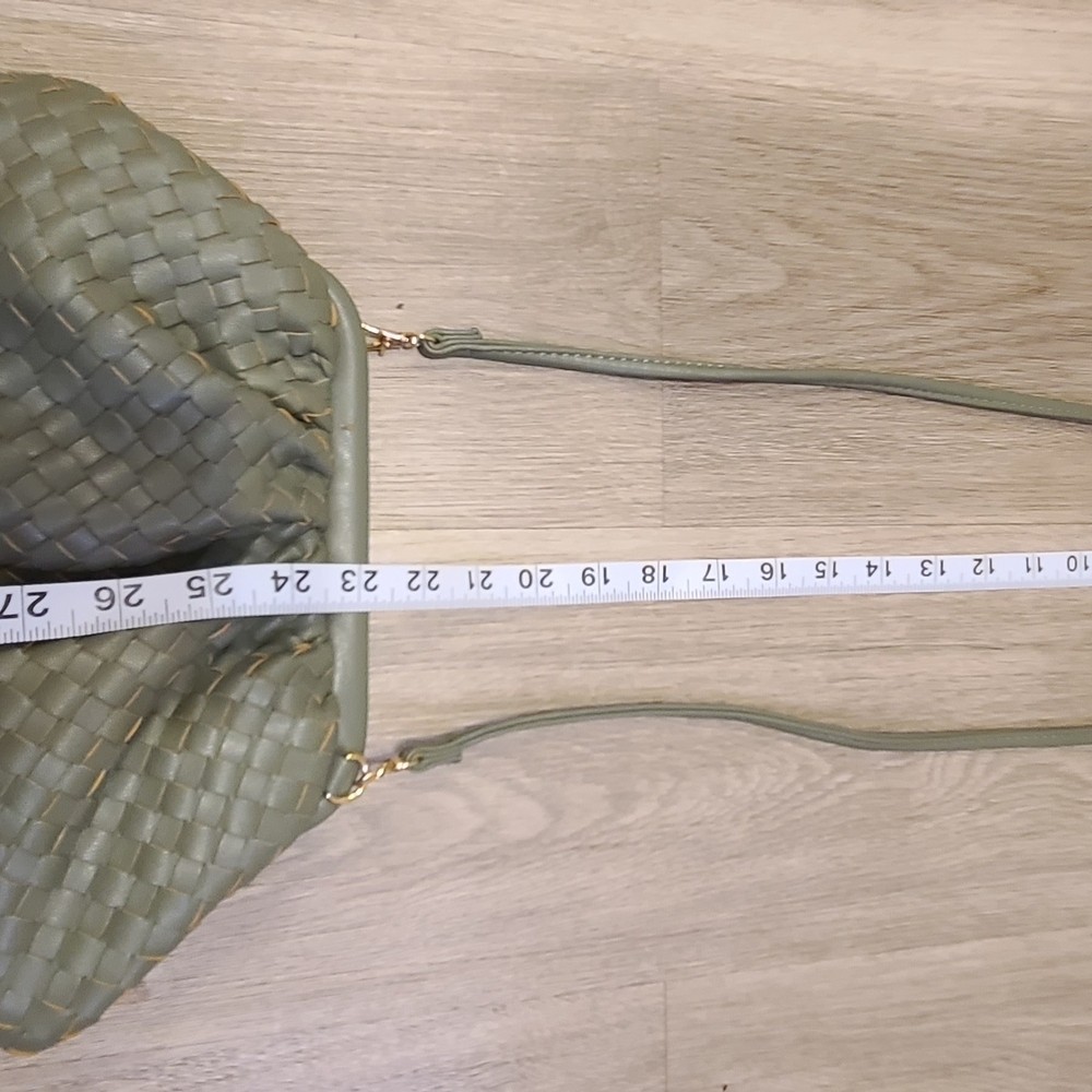 Urban Expressions Olive Woven Shoulder Bag - Picture 4 of 12